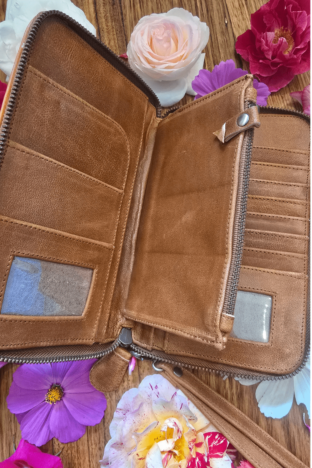 Ariana Oversized Leather Wallet - Tan/Teal