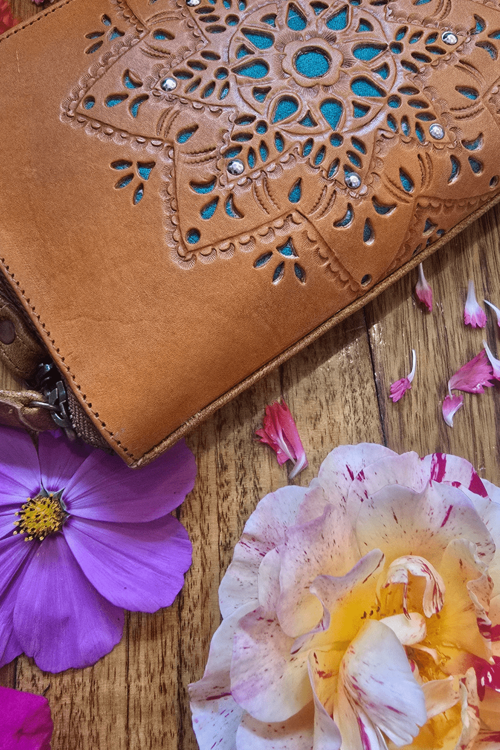 Ariana Oversized Leather Wallet - Tan/Teal