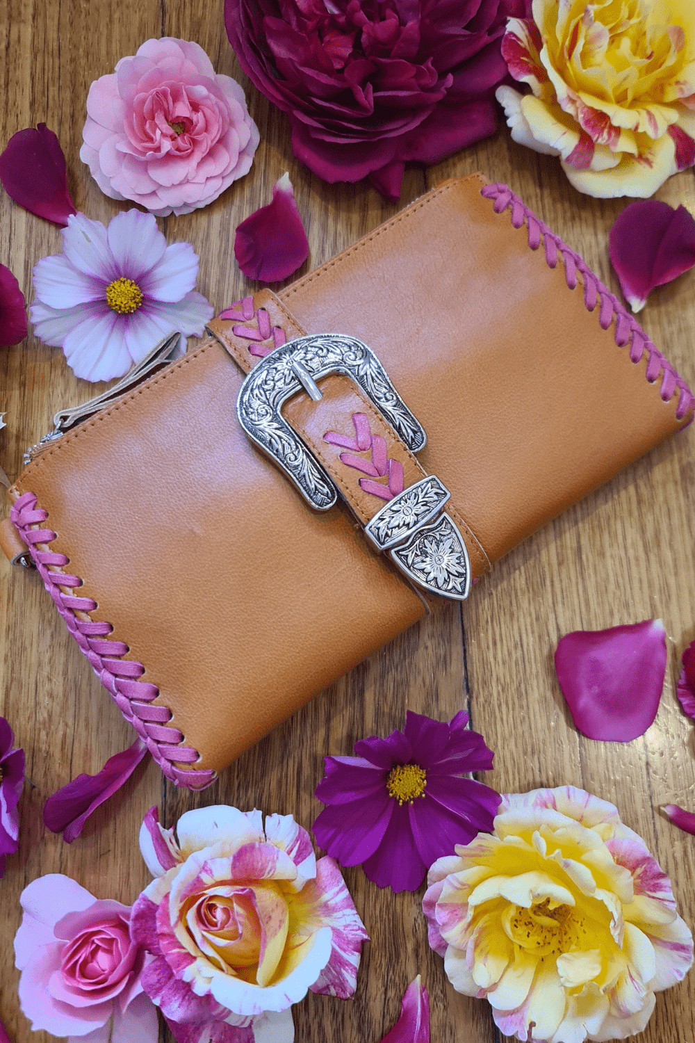 Esmeralda Clutch Bag - Tan/Fuchsia