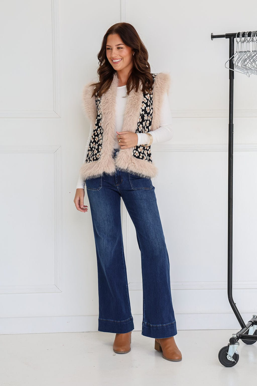 Faux Fur Trim Lombard Vest - Black Leopard Print