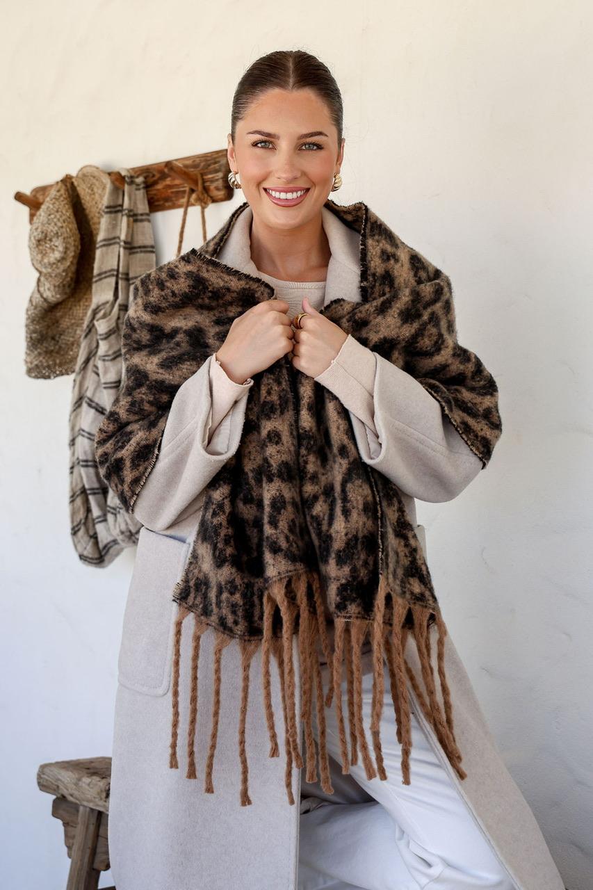 Jenny Oversized Knit Scarf In Leopard