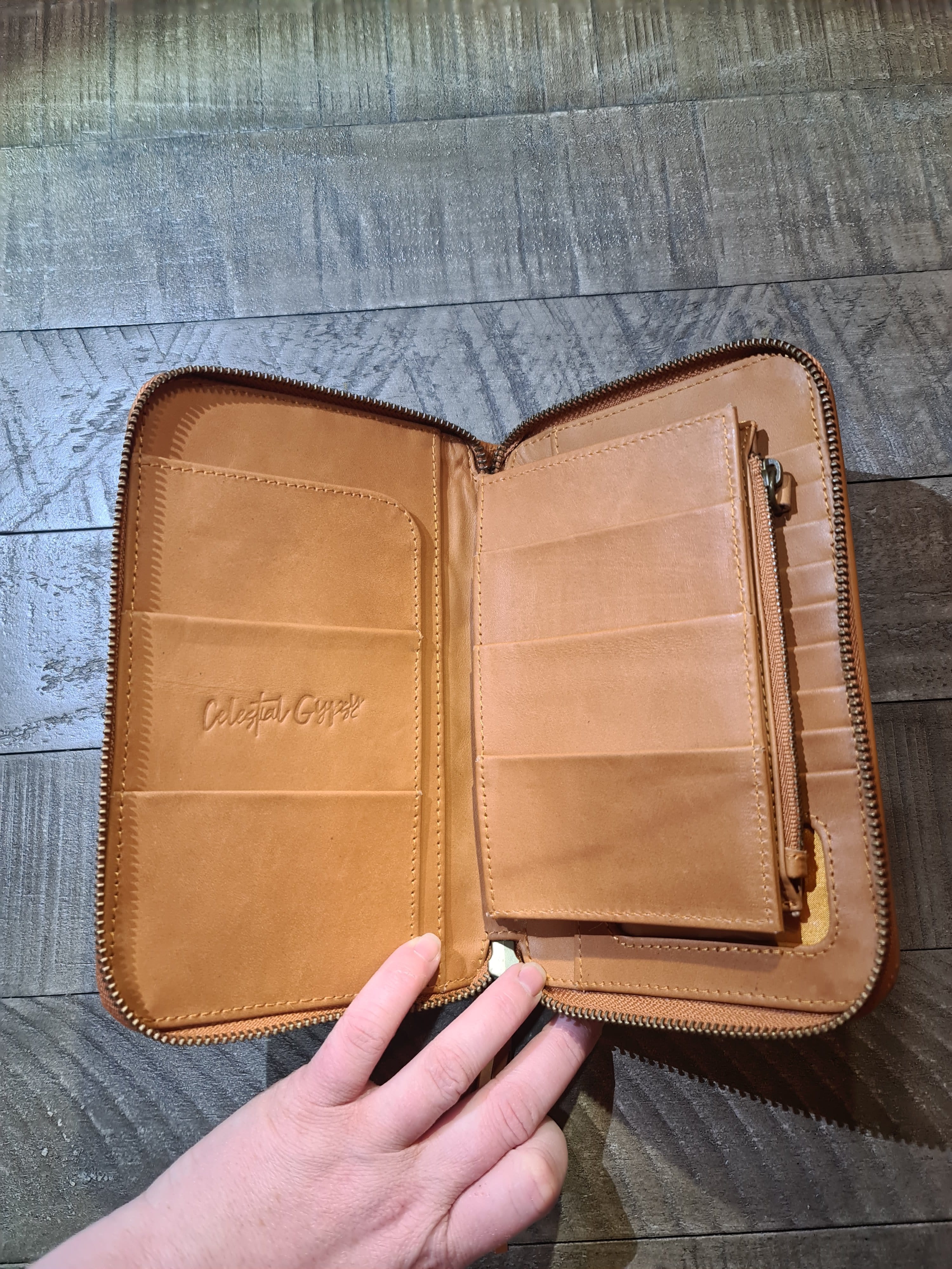 Bumble Bee Wallet - Tan