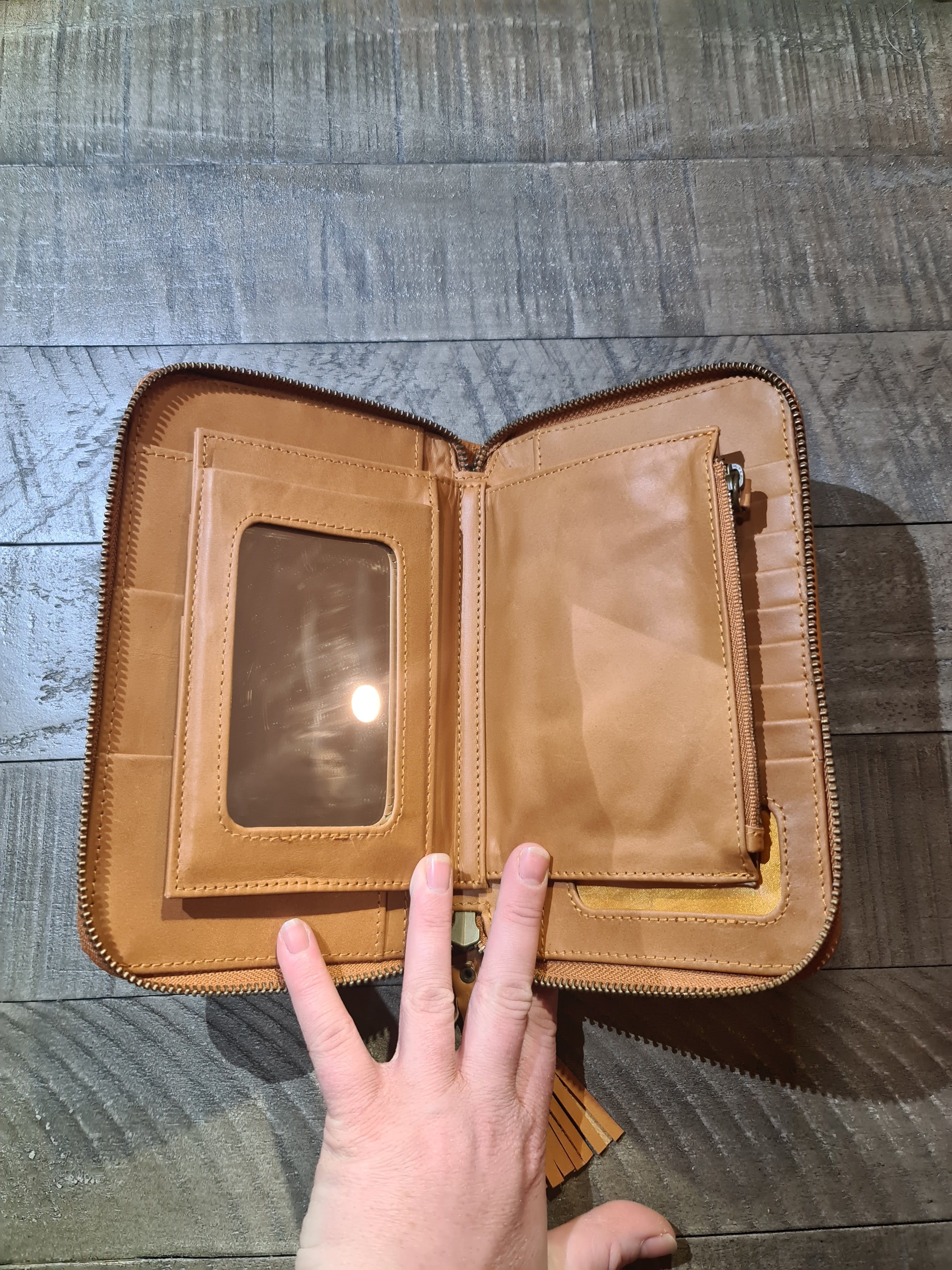 Bumble Bee Wallet - Tan