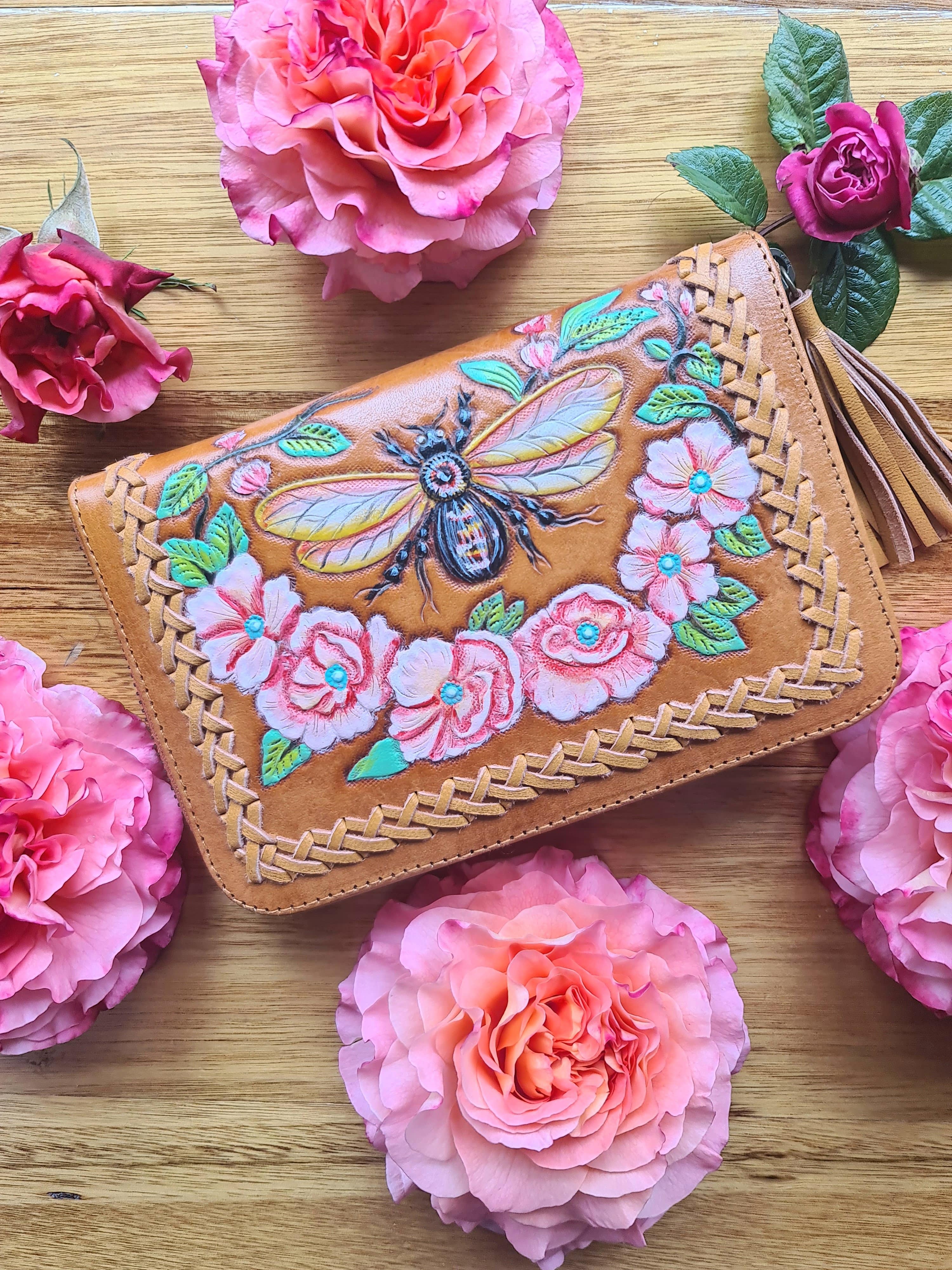 Bumble Bee Wallet - Tan