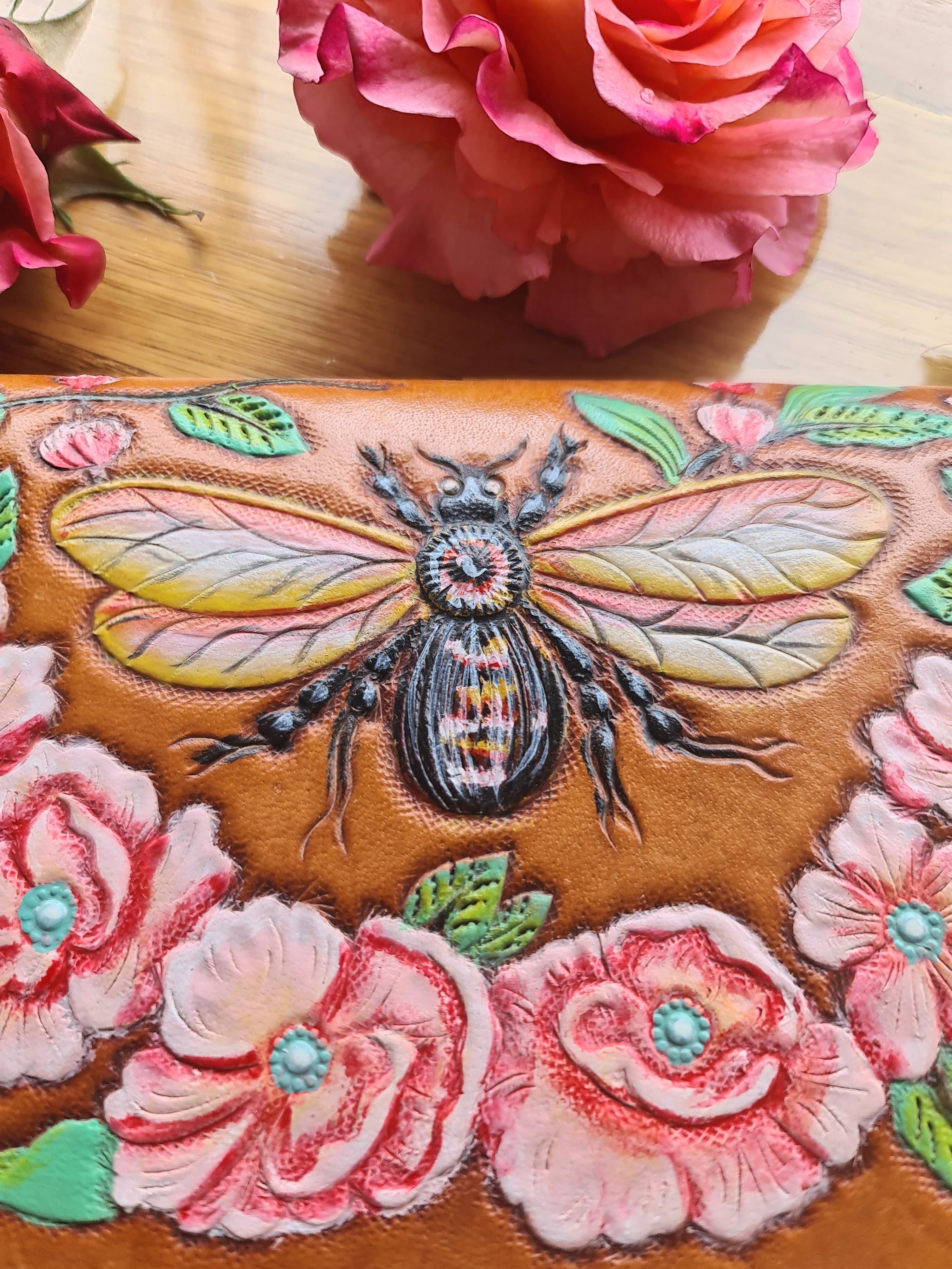 Bumble Bee Wallet - Tan