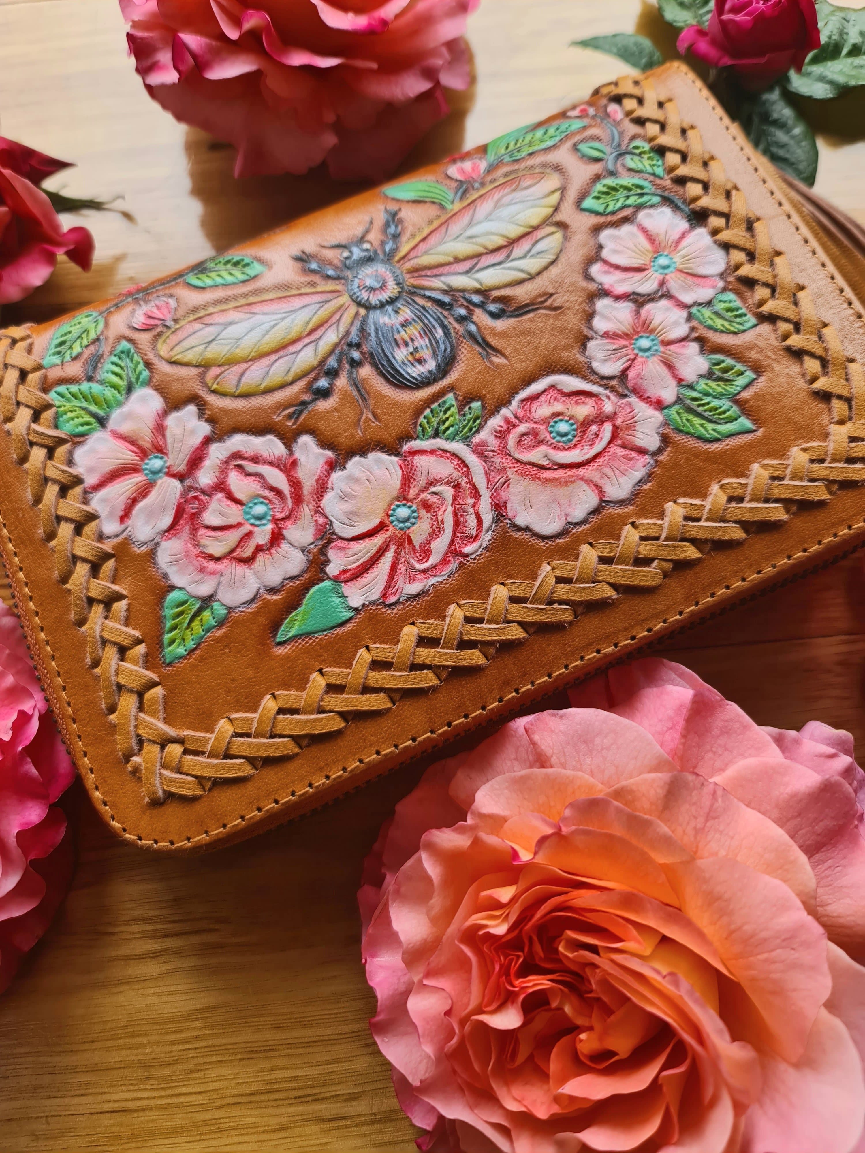 Bumble Bee Wallet - Tan