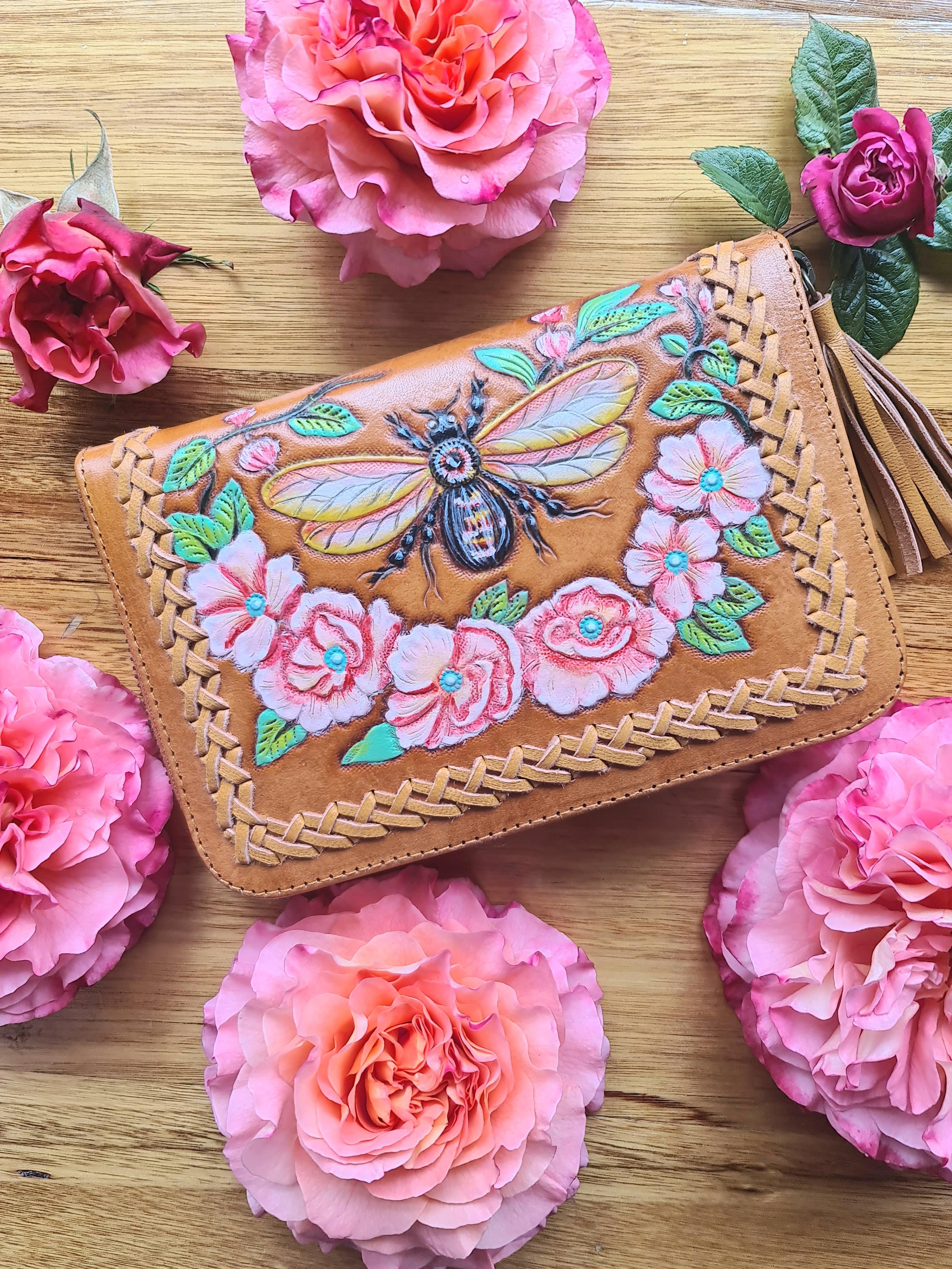 Bumble Bee Wallet - Tan