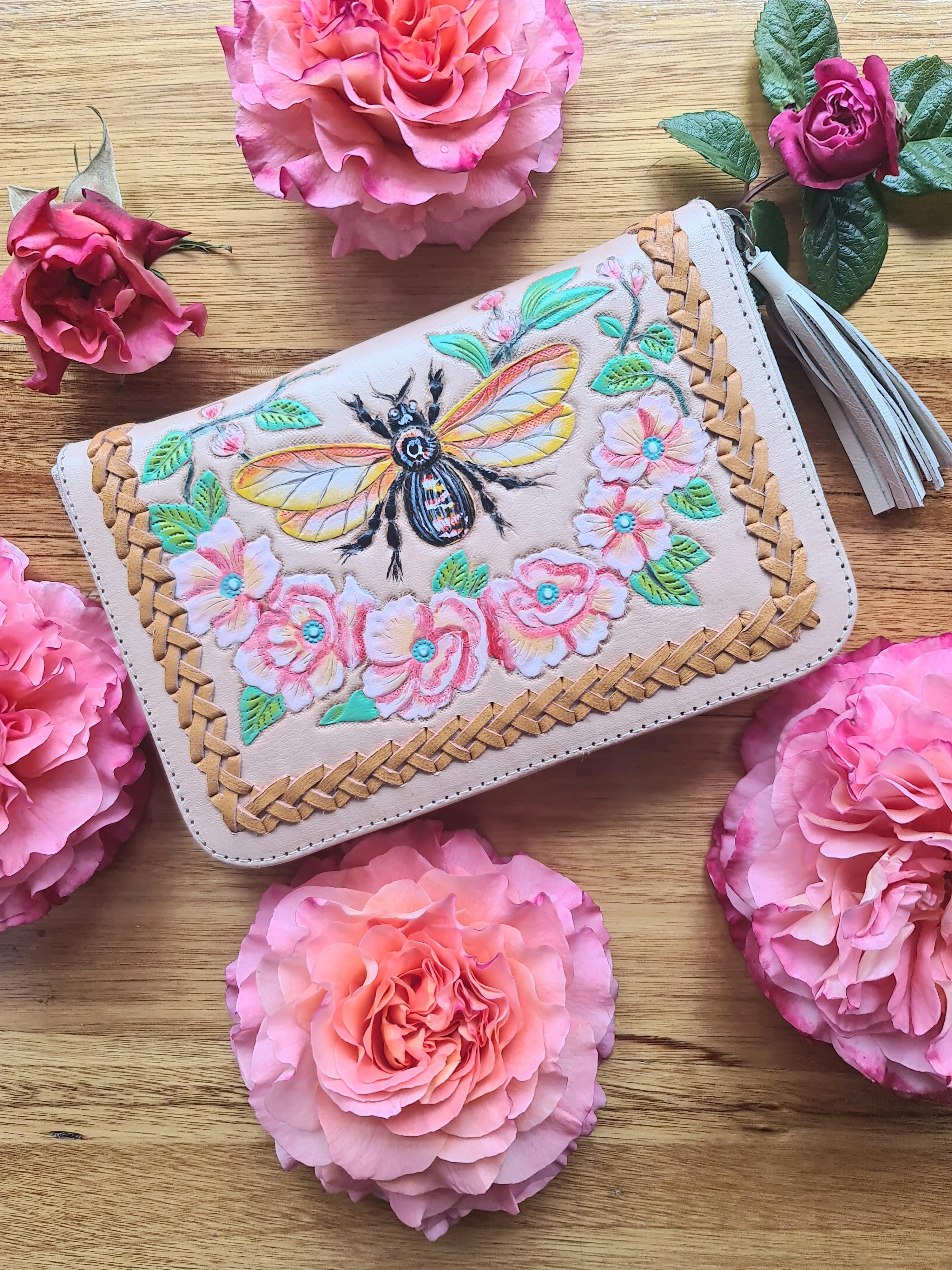 Bumble Bee Wallet - Cream/Tan