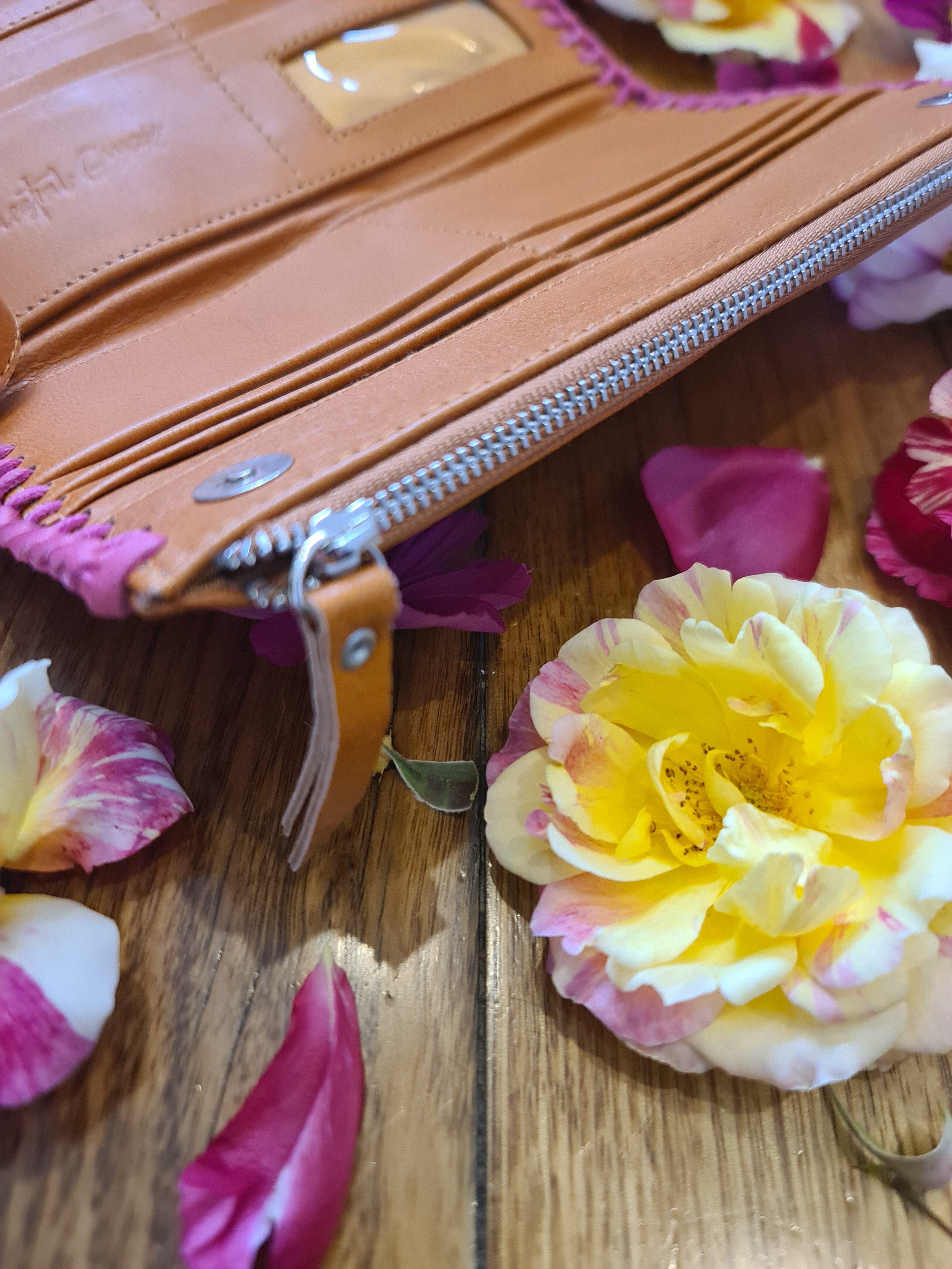 Esmeralda Clutch Bag - Tan/Fuchsia